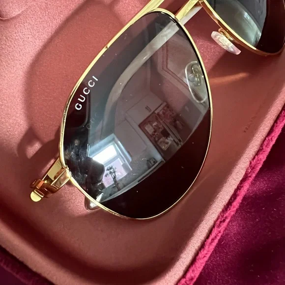 NWT Gucci aviator sunglasses Authenric Gucci | Accessories | Authentic Brand New Gucci Gg925s 002  main image 2